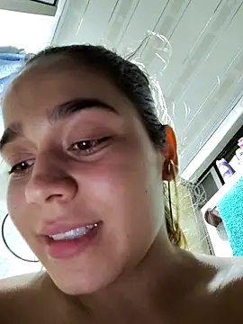 LaurenWelly  online show from 02.20.25