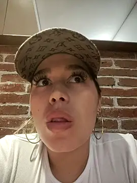 LaurenWelly  online show from 11.24.25