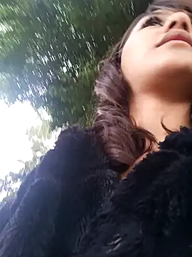 Snapshot of Nicky-7 chatting on 12.19.24 Nicky-7 online show from 12.19.24