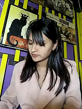 Snapshot of Nicky-7 chatting on 01.28.25 Nicky-7 online show from 01.28.25