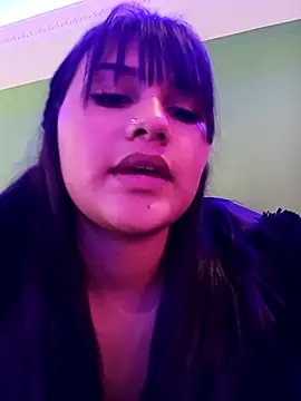 Snapshot of Nicky-7 chatting on 03.19.25 Nicky-7 online show from 03.19.25