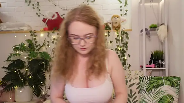 MonicaAsis online show from 10.18.25