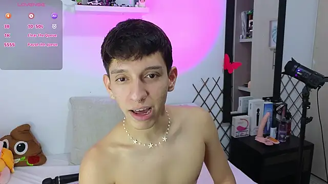 Snapshot of milky__boy_ chatting on 03.14.25 milky boy online show from 03.14.25