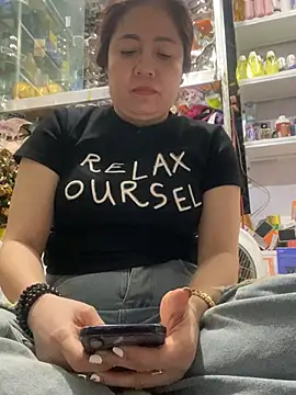 Snapshot of Cesywet chatting on 03.20.25 Cesywet online show from 03.20.25