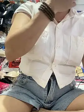 Snapshot of Cesywet chatting on 10.01.25 Cesywet online show from 10.01.25