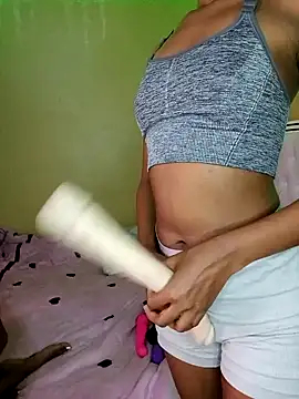 Snapshot of silentkillaz chatting on 12.24.24 silentkillaz online show from 12.24.24