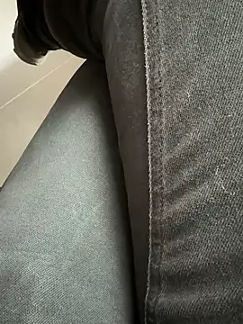 Snapshot of homidor chatting on 12.10.24 homidor online show from 12.10.24