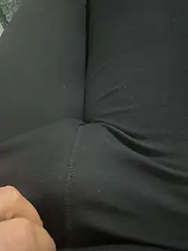 Snapshot of homidor chatting on 12.20.24 homidor online show from 12.20.24