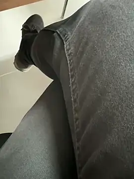 Snapshot of homidor chatting on 01.10.25 homidor online show from 01.10.25