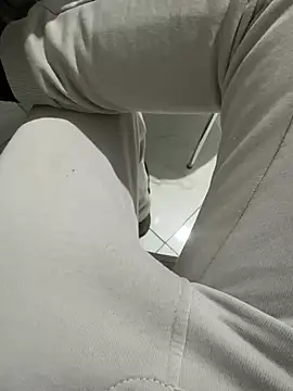 Snapshot of homidor chatting on 01.11.25 homidor online show from 01.11.25