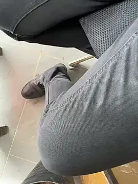 Snapshot of homidor chatting on 02.06.25 homidor online show from 02.06.25