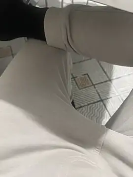 Snapshot of homidor chatting on 02.15.25 homidor online show from 02.15.25