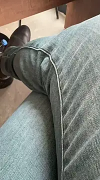 Snapshot of homidor chatting on 02.19.25 homidor online show from 02.19.25