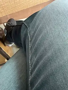 Snapshot of homidor chatting on 02.21.25 homidor online show from 02.21.25