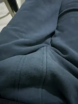 Snapshot of homidor chatting on 02.21.25 homidor online show from 02.21.25