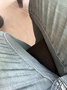 Snapshot of homidor chatting on 03.04.25 homidor online show from 03.04.25