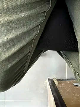 Snapshot of homidor chatting on 09.13.25 homidor online show from 09.13.25