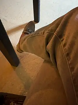 Snapshot of homidor chatting on 09.15.25 homidor online show from 09.15.25