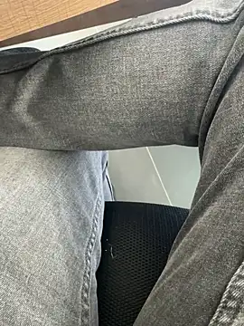 Snapshot of homidor chatting on 09.26.25 homidor online show from 09.26.25