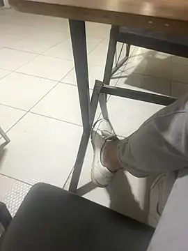 Snapshot of homidor chatting on 10.16.25 homidor online show from 10.16.25