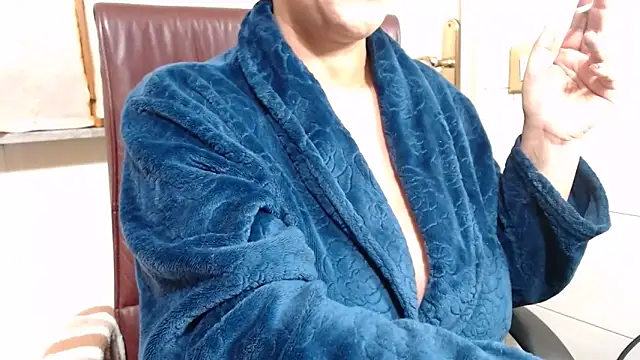 Snapshot of Foxlady2271 chatting on 11.21.25 Foxlady2271 online show from 11.21.25