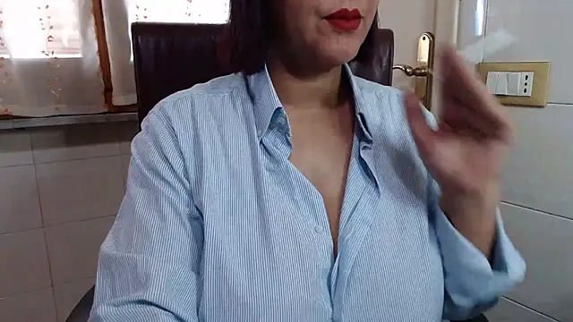 Snapshot of Foxlady2271 chatting on 03.22.26 Foxlady2271 online show from 03.22.26