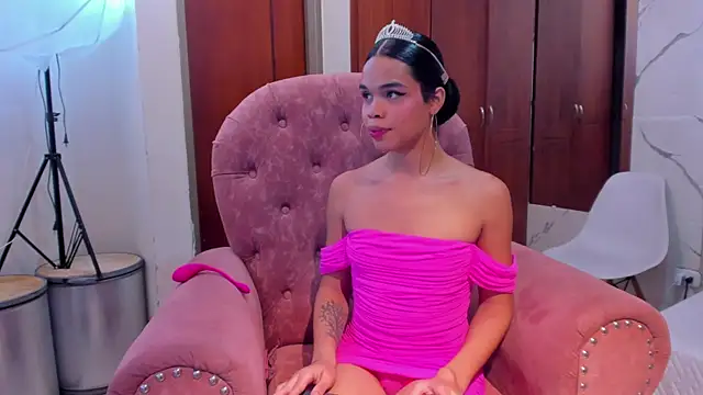 evelyn wine online show from 11.10.25