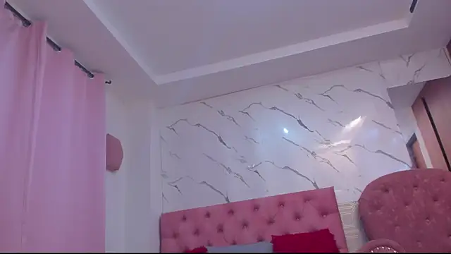 evelyn wine online show from 11.12.25