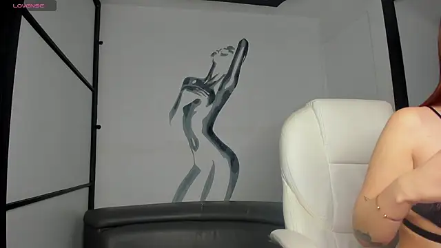 TinaJonnes  online show from 01.26.25