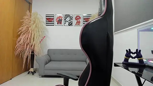 Snapshot of Samanthagax chatting on 03.13.25 Samanthagax online show from 03.13.25