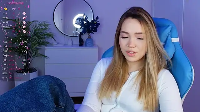 Snapshot of Evia_r0se chatting on 01.26.25 Evia r0se online show from 01.26.25