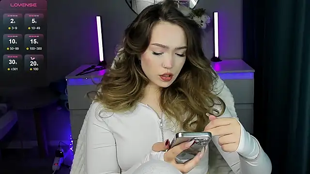 Snapshot of Evia_r0se chatting on 09.17.25 Evia r0se online show from 09.17.25