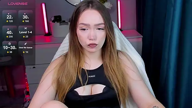 Snapshot of Evia_r0se chatting on 10.03.25 Evia r0se online show from 10.03.25