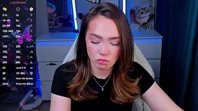 Evia r0se online show from 04.22.26