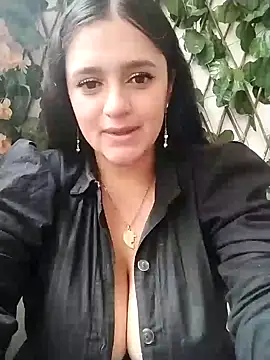 Snapshot of hanna-a chatting on 12.19.24 hanna-a online show from 12.19.24