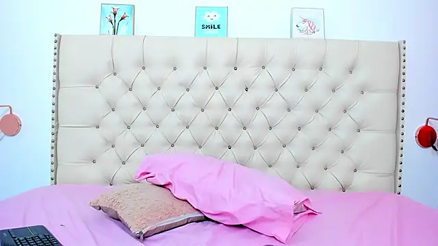 Snapshot of Kim_Eli chatting on 01.16.25 Kim Eli online show from 01.16.25