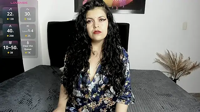 Snapshot of scarlett_w0lf chatting on 06.25.26 scarlett w0lf online show from 06.25.26
