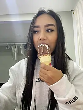 SOPHIACANDY19  online show from 12.14.24