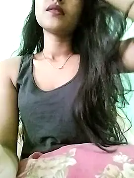 MISSQUEEN48 online show from 02.24.25