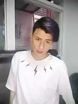 Snapshot of Alann_sr chatting on 03.15.25 Alann sr online show from 03.15.25