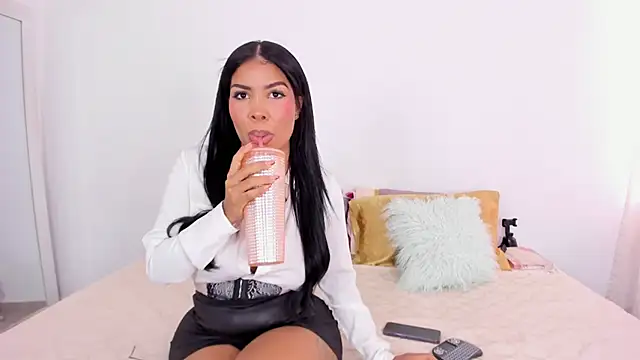 Snapshot of NickyBrown_ chatting on 02.08.25 NickyBrown  online show from 02.08.25