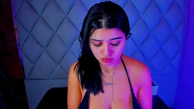 venusowen  online show from 10.08.25