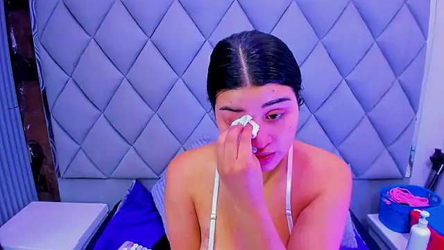 venusowen  online show from 11.07.25