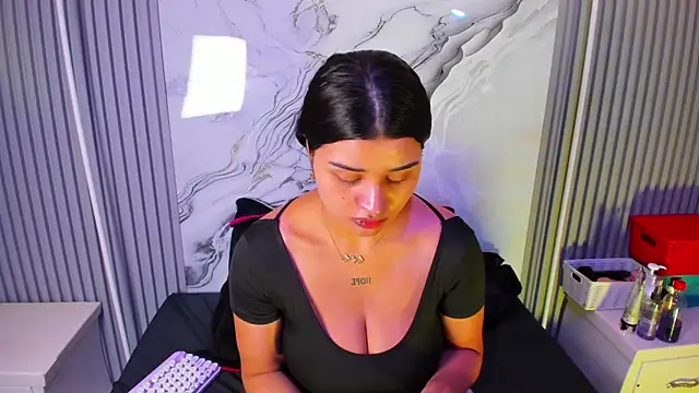 venusowen  online show from 04.03.26