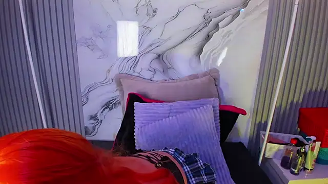 venusowen  online show from 04.18.26