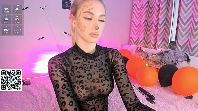 Danger Bella online show from 10.30.25