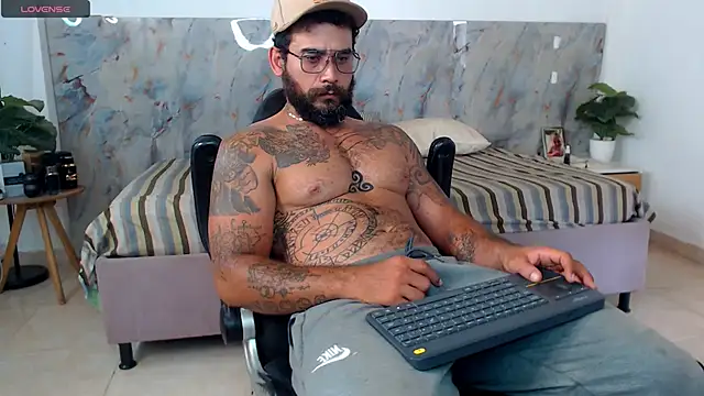 hanz col online show from 04.08.26