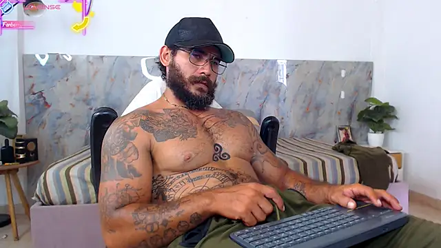 Snapshot of hanz_col chatting on 04.20.26 hanz col online show from 04.20.26