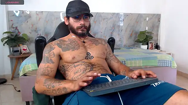Snapshot of hanz_col chatting on 06.07.26 hanz col online show from 06.07.26