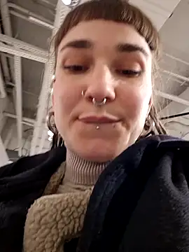 Snapshot of FoxRineHelen chatting on 01.04.25 FoxRineHelen online show from 01.04.25